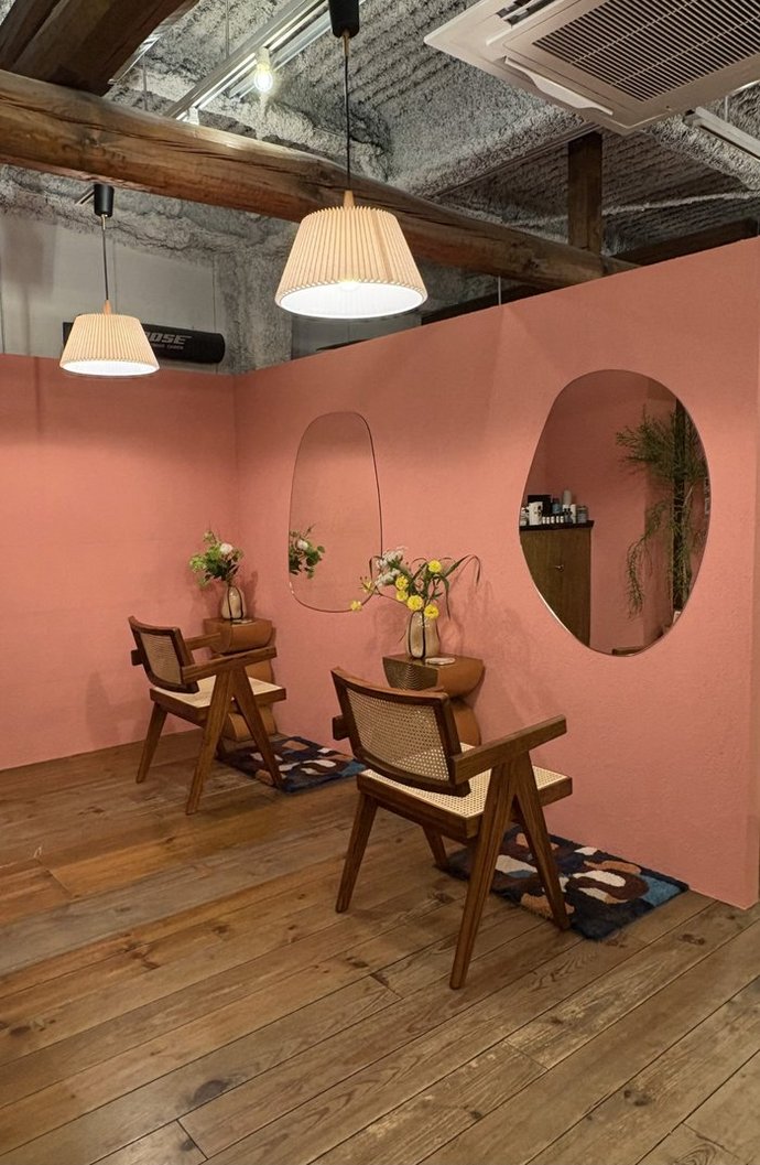 hair salon nimesの内装デザイン事例