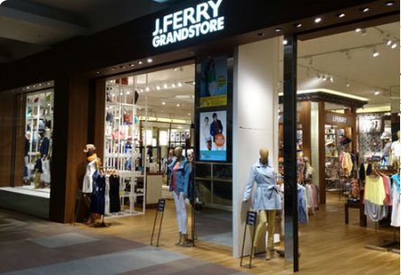 TRANSLATION様のアパレル店舗内装